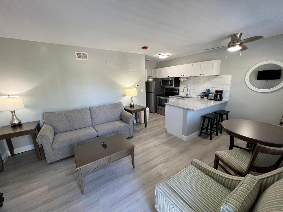 Marco Island Lakeside Inn Экстерьер фото