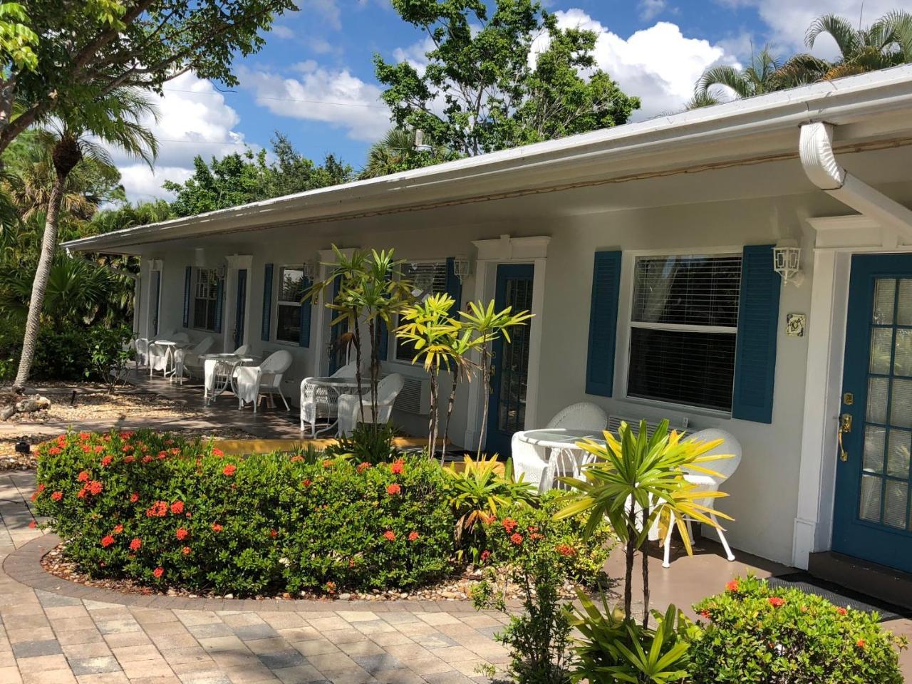 Marco Island Lakeside Inn Экстерьер фото