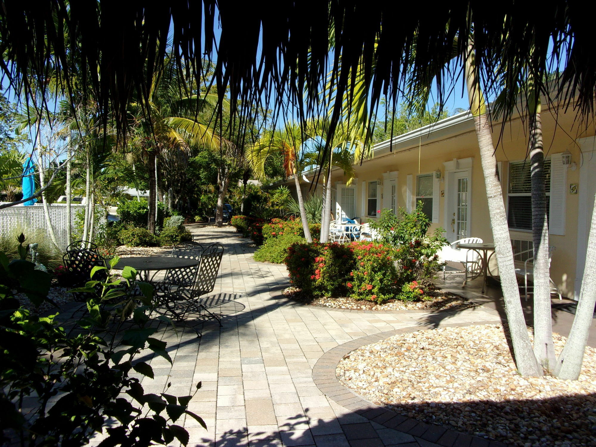 Marco Island Lakeside Inn Экстерьер фото