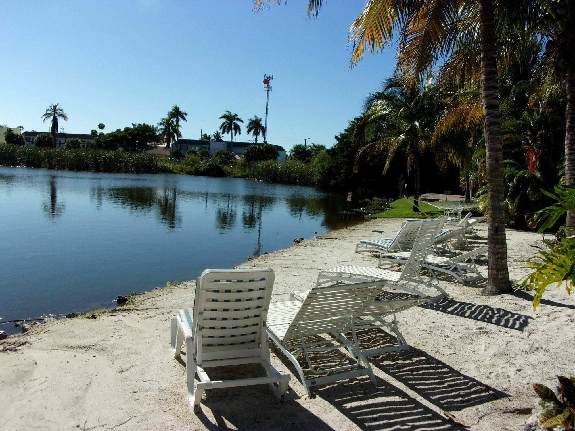 Marco Island Lakeside Inn Экстерьер фото