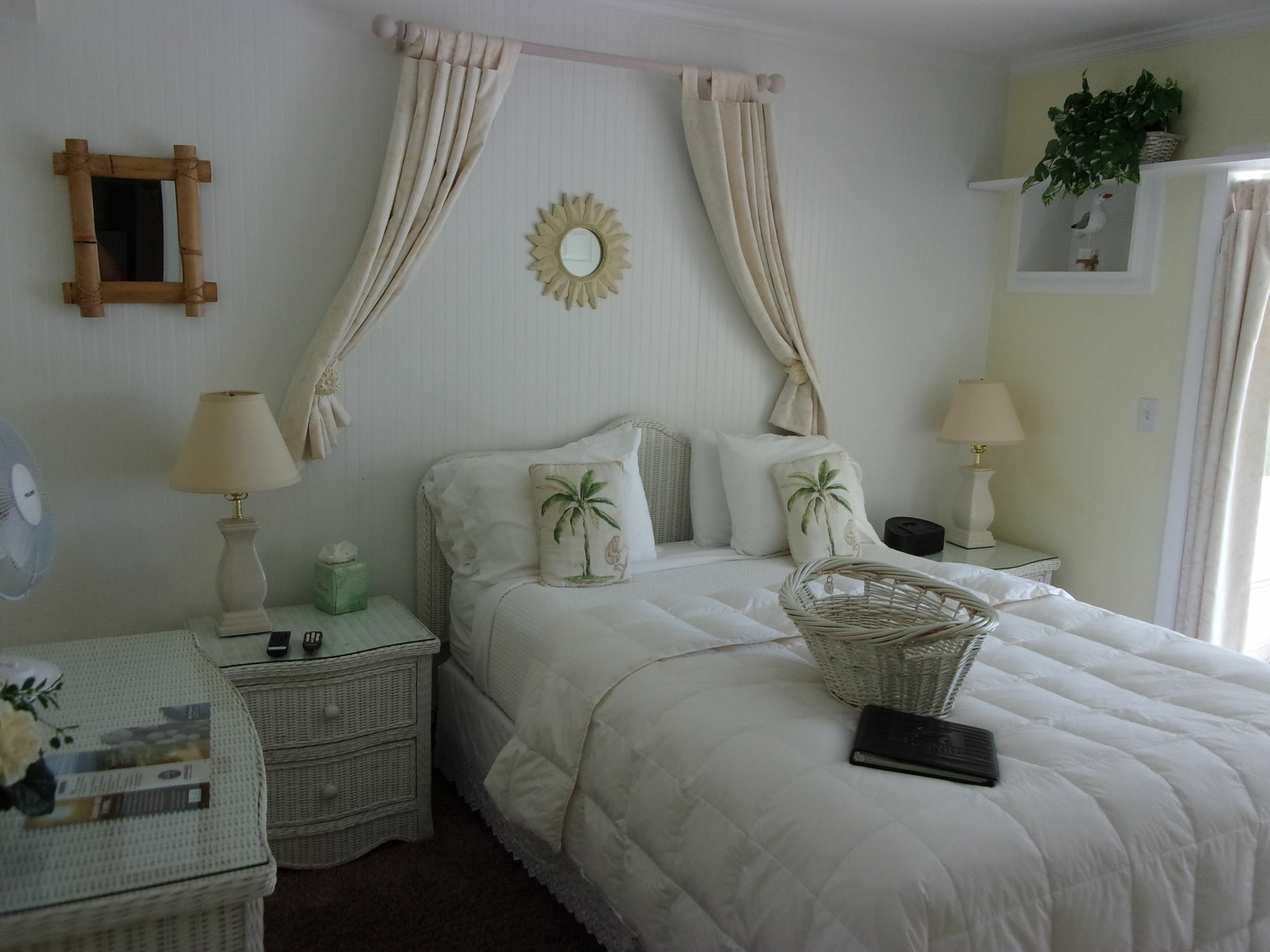 Marco Island Lakeside Inn Экстерьер фото