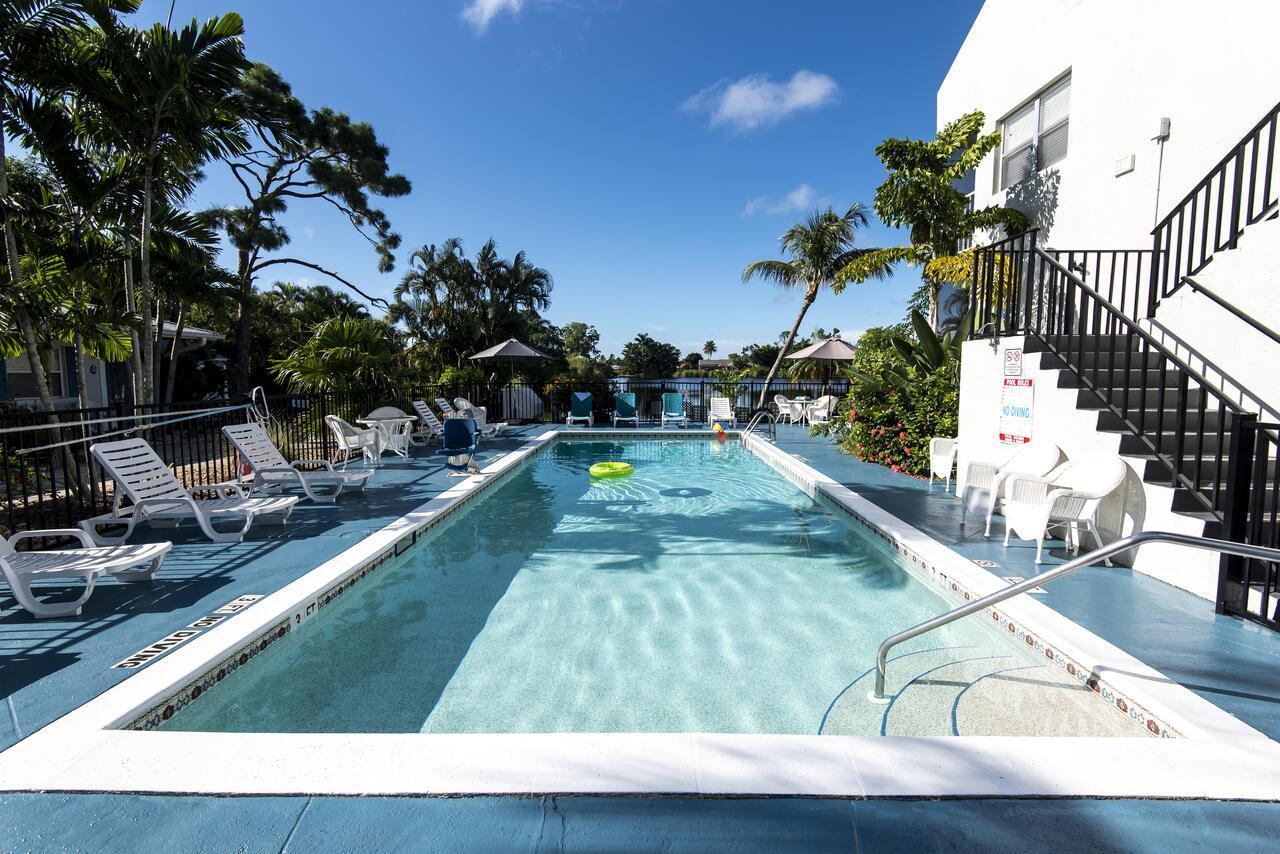 Marco Island Lakeside Inn Экстерьер фото