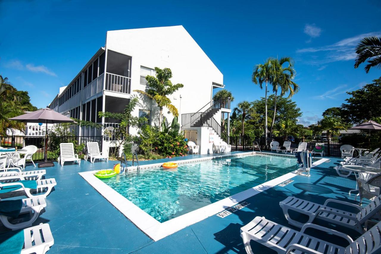 Marco Island Lakeside Inn Экстерьер фото